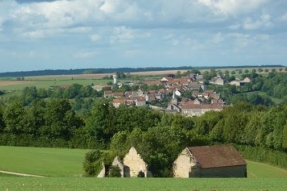 Orange modernise son réseau pour que la totalité des foyers de Thenissey accède au haut débit.