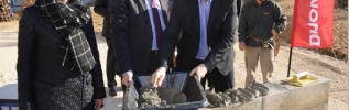 Hamid El Hassouni Président de Dijon Habitat pose la première pierre de l'Oriale