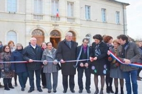 La place de la mairie d'Arc-sur-Tille fait peau neuve