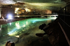 Grottes de Bèze, révélées par la fumée