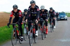 Course de repérage de l'itinéraire de la 7ème étape du Tour de France en Côte-d'Or avec le SCO Dijon