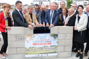 Pose de la 1ère pierre de la future piscine du Carrousel de Dijon