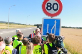 Pose du 1er panneau 80 KM/H en Côte-d'Or