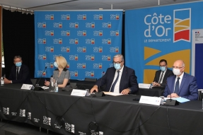 Petite Ville de Demain : La 1re convention d'adhésion au dispositif signée avec la commune de Montbard et son intercommunalité