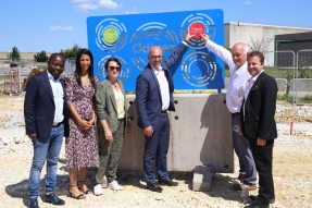 Antoine Hoareau pose la première pierre du nouveau bassin d'orage de la station d'épuration eauvitale de Dijon métropole