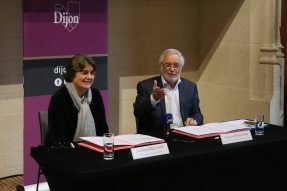 Signature de la convention-cadre de partenariat entre les musées de la ville de Dijon et le musée du Louvre