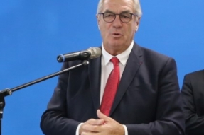  Non à la suppression de postes d’enseignant : le Président Sauvadet saisit le Recteur de l’Académie au sujet de la suppression d’un poste de professeur de philosophie au lycée à Semur-en-Auxois