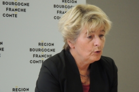 Transports scolaires des élèves de l’enseignement privé : Marie-Guite Dufay décide de différer d’un an l’harmonisation des règlements.