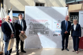 La Poste lance un timbre collector à l’occasion du centenaire de l’OIV 