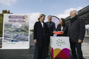 Energie solaire : à Dijon, le parking du Zénith fait rouler le tramway !