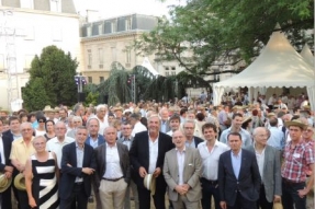 Réception des Maires dans les jardins du Conseil Départemental.