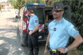 La brigade de gendarmerie d'Auxonne "placée en garde à vue" par l'Echo des communes !