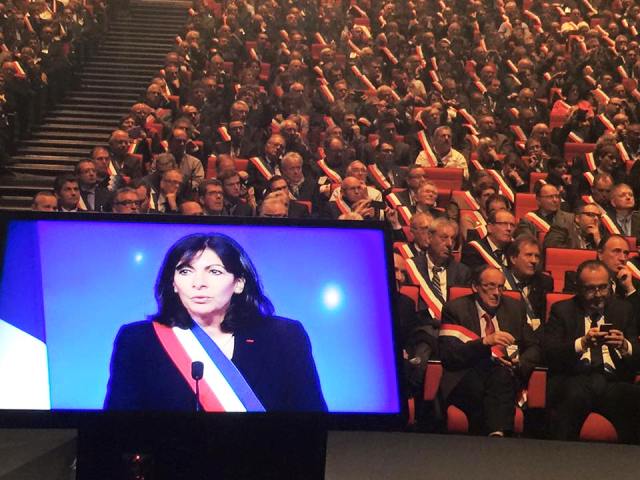 ASSEMBLEE DES MAIRES DE FRANCE 18 NOVEMBRE 2015 MARIE QUIQUEMELLE ECHO DES COMMUNES