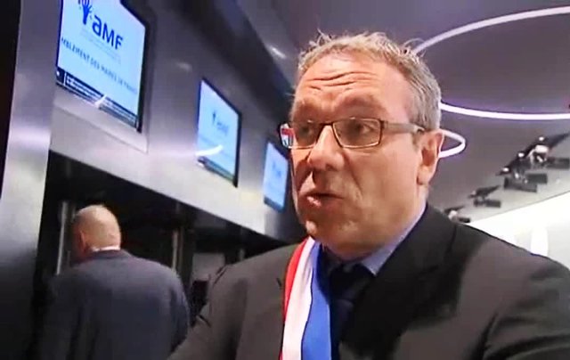 ASSEMBLEE DES MAIRES DE FRANCE 18 NOVEMBRE 2015 MARIE QUIQUEMELLE ECHO DES COMMUNES