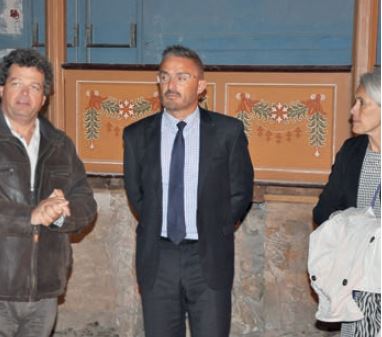 Semur-en-Auxois r&eacute;novation du th&eacute;&acirc;tre