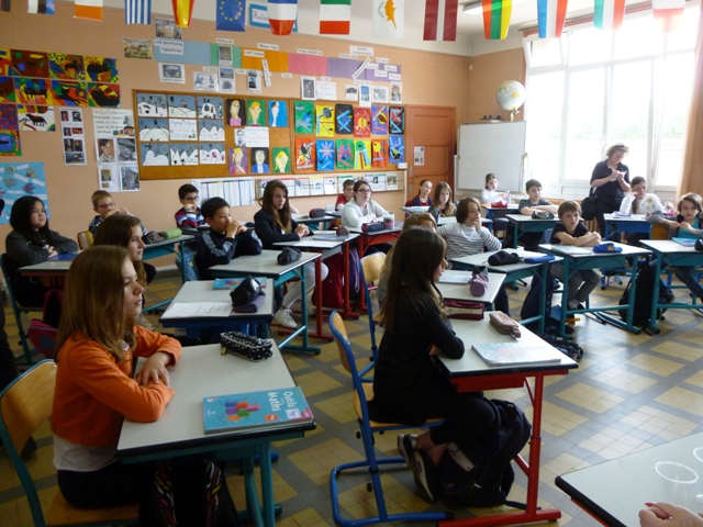 FRANCOIS SAUVADET UN DEPUTE A L'ECOLE MARIE QUIQUEMELLE 2016 ECHO DES COMMUNES