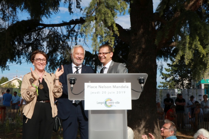 Bienvenue &agrave; la nouvelle place Nelson-Mandela &agrave; Longvic !
