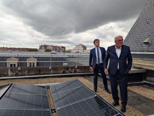 Le toit du conseil d&eacute;partemental accueille 200 m&egrave;tres carr&eacute;s de panneaux solaires