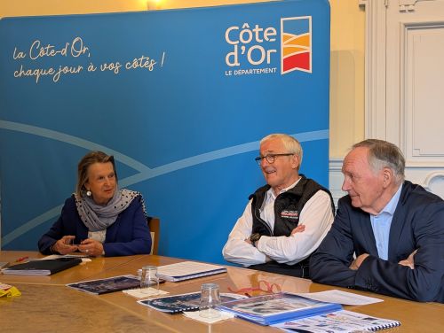 Catherine Louis, conseill&egrave;re d&eacute;partementale, Nello Comelli, pr&eacute;sident du SCO Dijon et Bernard Marie, vice-pr&eacute;sident du SCO Dijon &copy;Nad&egrave;ge Hubert