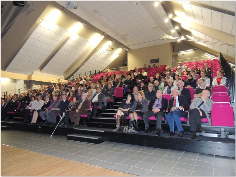 Is sur tille. Salle des Capucins.