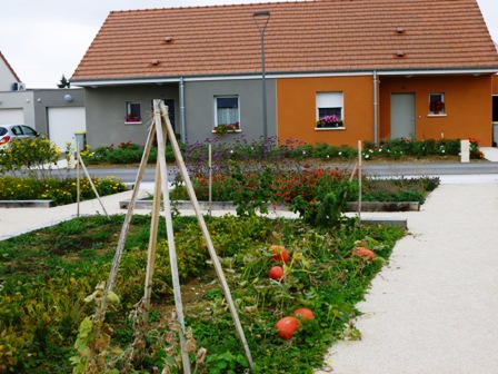VILL AGE BLEU VENAREY MARIE QUIQUEMELLE ECHO DES COMMUNES