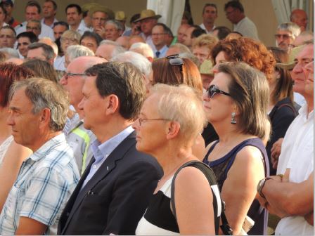 R&eacute;ception des Maires dans les jardins du Conseil D&eacute;partemental. Echo des communes