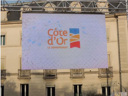 R&eacute;ception des Maires dans les jardins du Conseil D&eacute;partemental. Echo des communes