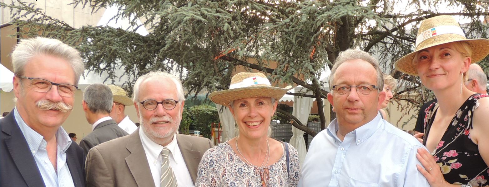 R&eacute;ception des Maires dans les jardins du Conseil D&eacute;partemental. Echo des communes