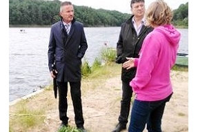 Pont-et-Massène... quand le maire fait barrage contre vent et tourmente !!