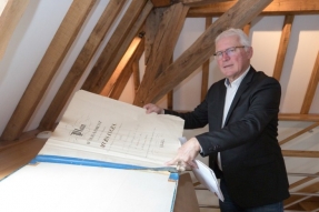 Une nouvelle halle à Meursanges présentée par son maire Jean-Paul Roy