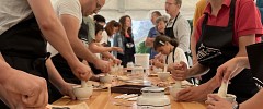 Les ateliers moutarde de la Reine de Dijon : une histoire qui ne manque pas de piquant !