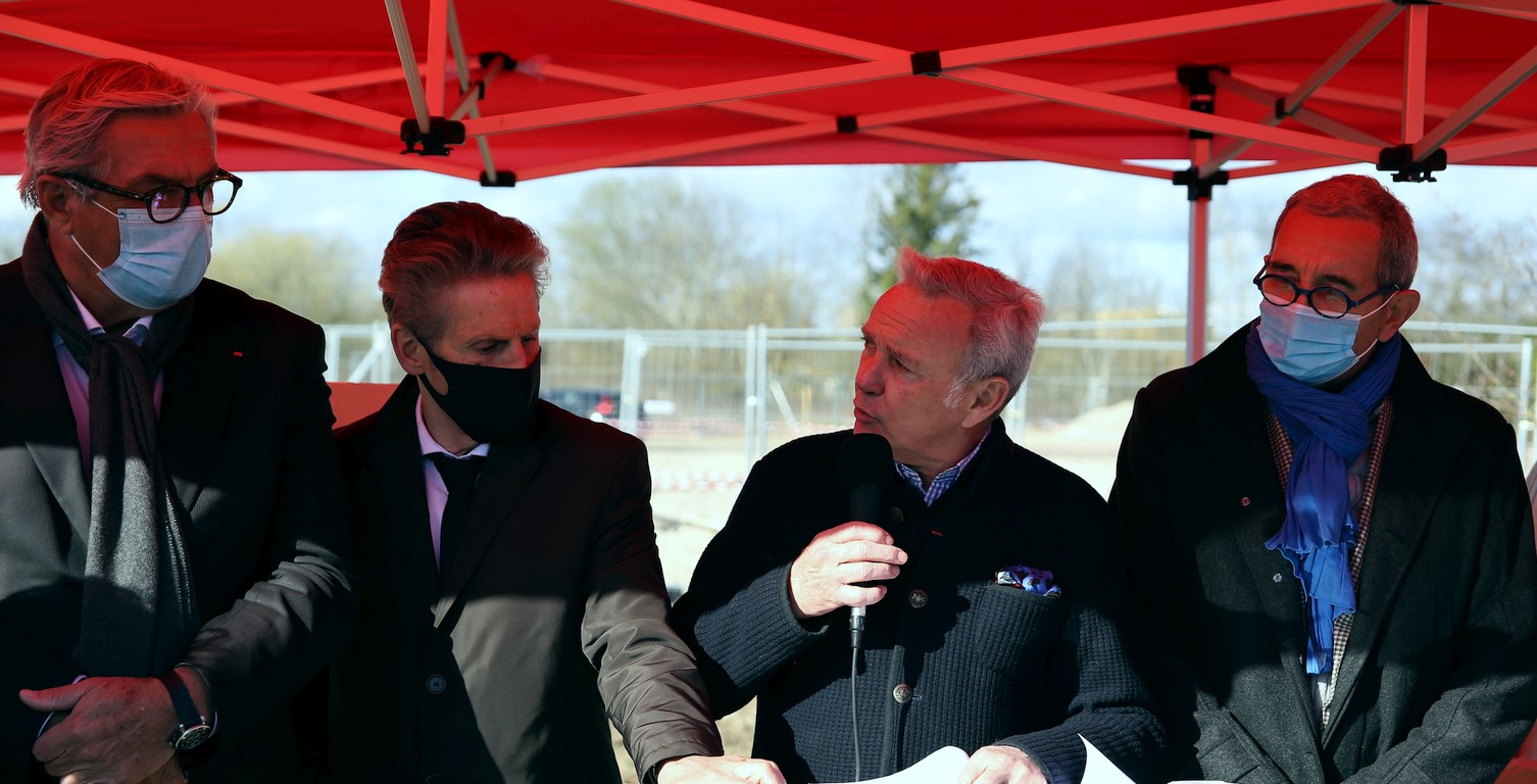 Pose de la 1&egrave;re pierre de la Cit&eacute; des Vins et des Climats de Bourgogne &agrave; Beaune